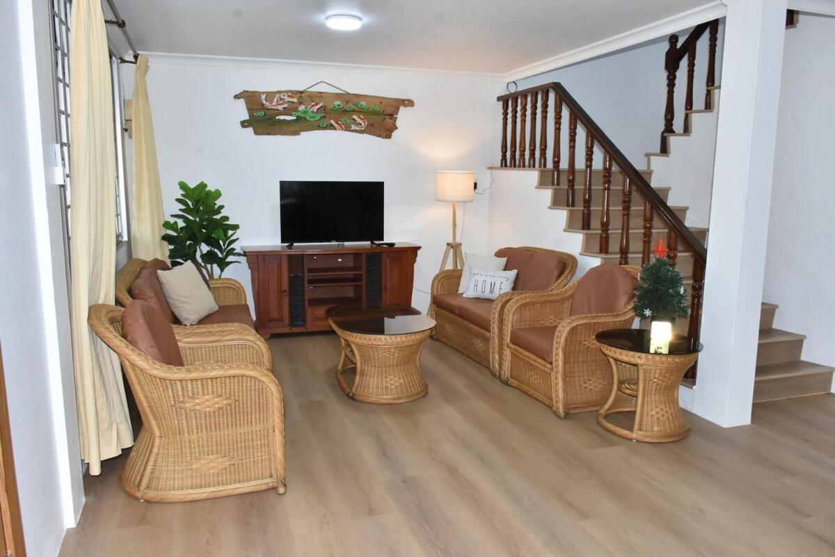 Rain Tree Homestay Bintulu Buitenkant foto